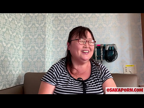 ❤️ Ama japoniar lodiak bere titi erraldoiak erakusten ditu eta sexu jostailu batekin gozatzen du. 51 urteko ama asiar batek bere sexu-esperientziaz hitz egiten du. Yukiko 1 OSAKAPORN milf gantz ❤️ Super sexua gugan ☑