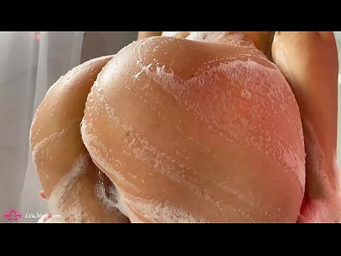 ❤️ Brunette pussy bibragailuarekin masturbatzen du dutxan orgasmo bizia lortzeko ❤️ Super sexua gugan ☑
